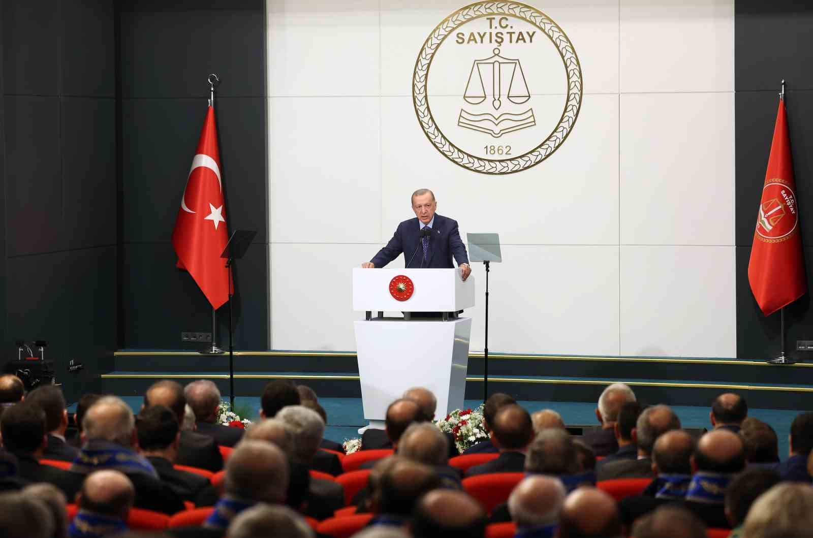 Cumhurbaşkanı Erdoğan: “Nasıl 21 yıldır milletin emanetine sadakatle sahip çıktıysak İnşallah bundan sonra da bu emanete gölge düşürmeyeceğiz”