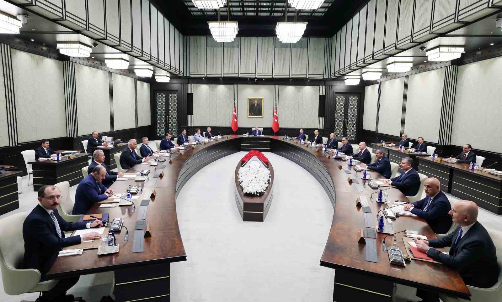 Cumhurbaşkanlığı Kabinesi, Cumhurbaşkanı Recep Tayyip Erdoğan başkanlığında Beştepe’de toplandı.