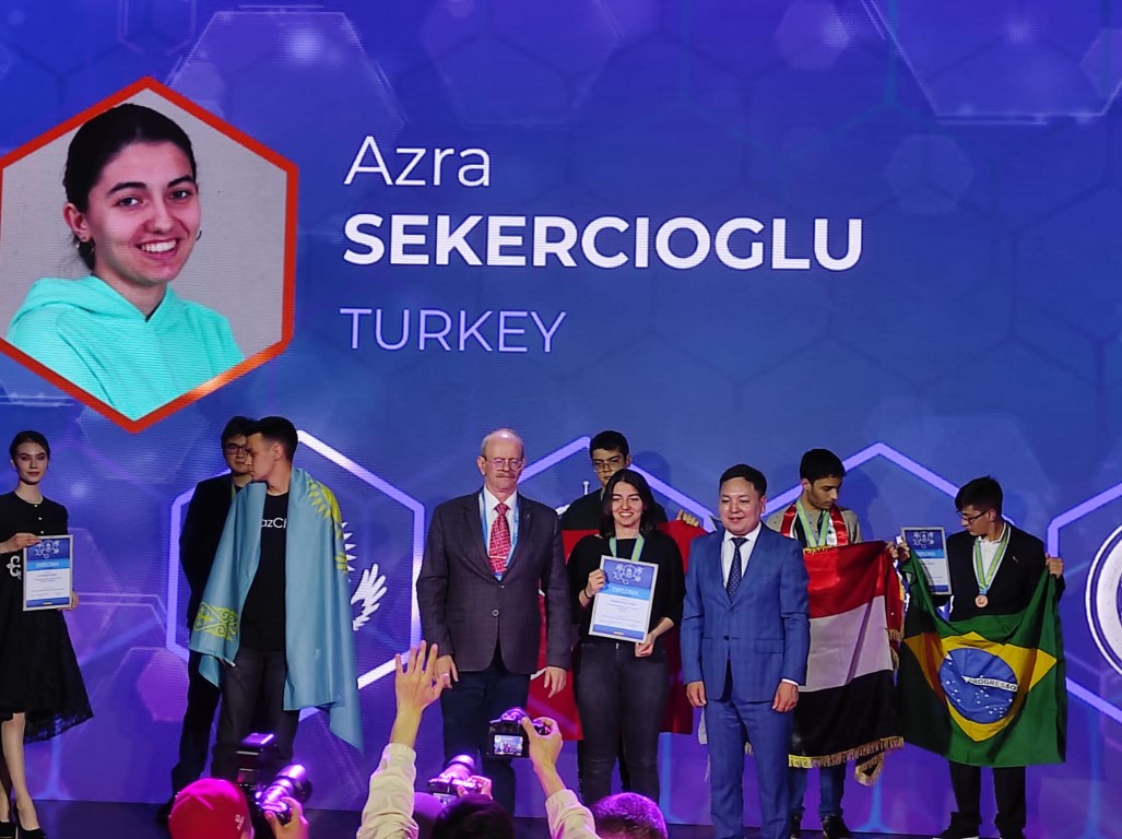 Alkışlar genç bilim insanlarına!