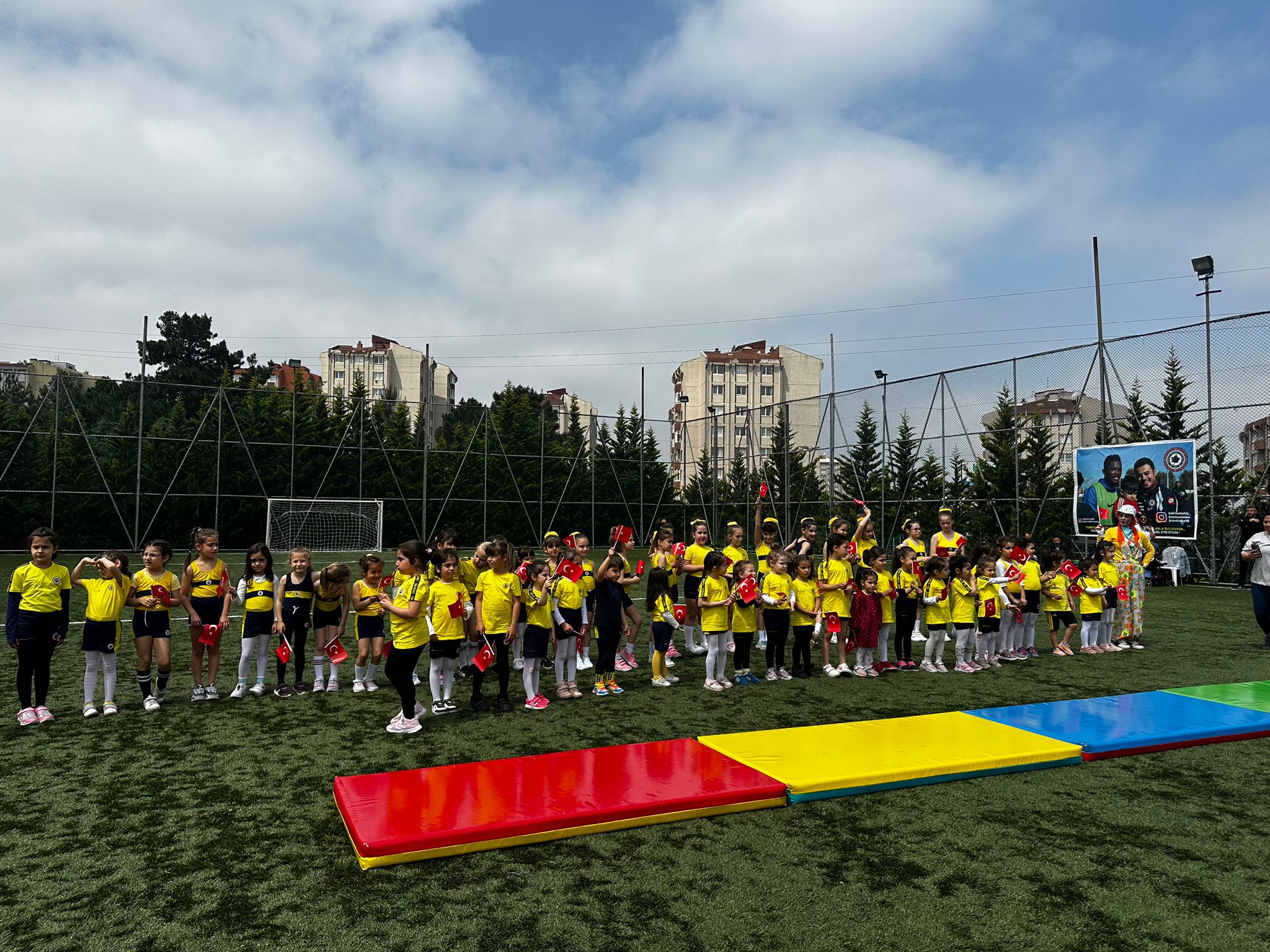 Fenerbahçeli Cimnastikçiler Şölende Buluştu! Fenerbahçeli Cimnastikçiler Şölende Buluştu!