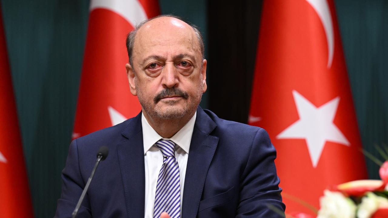 Bakan Bilgin Açıkladı: "Asgari Ücretle İlgili Tarihsel Adım Attık" Bakan Bilgin Açıkladı: "Asgari Ücretle İlgili Tarihsel Adım Attık"