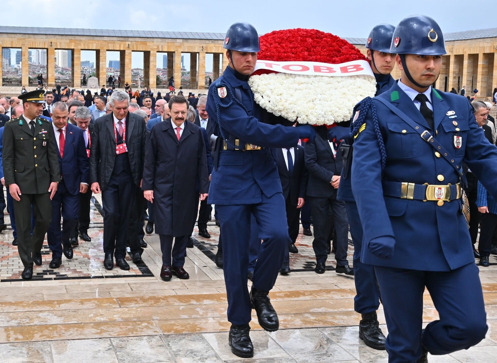 TOBB Genel Kurulu'nda Konuşan Erdoğan: "Vatandaşımızı Enflasyona Ezdirmeyeceğiz" TOBB Genel Kurulu'nda Konuşan Erdoğan: "Vatandaşımızı Enflasyona Ezdirmeyeceğiz"