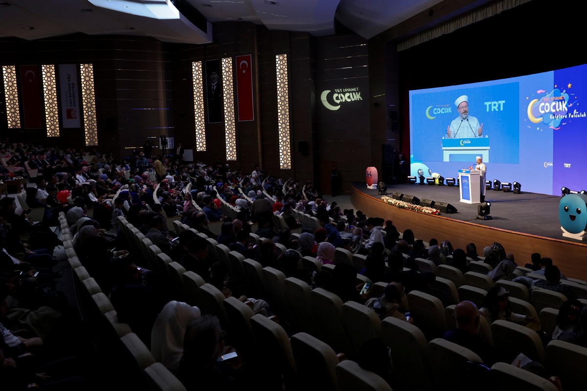 Türkiye'de İlk: TRT Diyanet Çocuk Kanalı Açıldı
