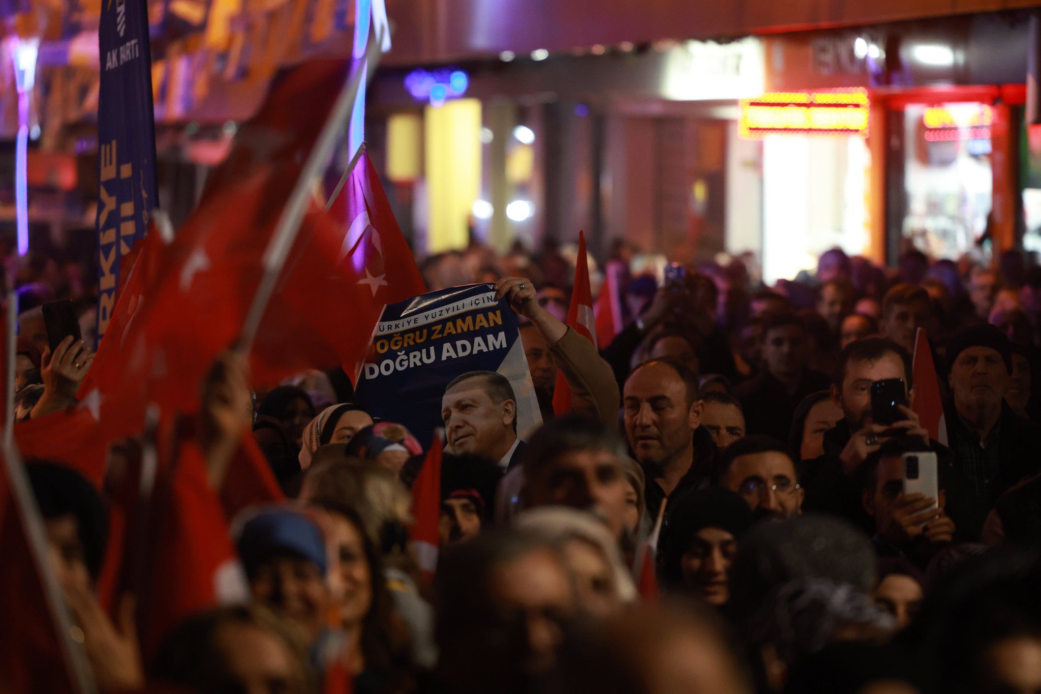 AK Parti’den Karamürsel’de gövde gösterisi AK Parti’den Karamürsel’de gövde gösterisi