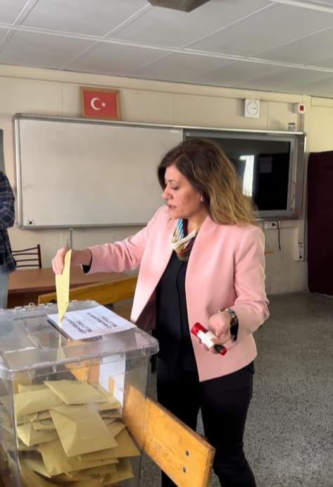 CHP Milletvekili Adayı Serap Çakır Oyunu Kullandı