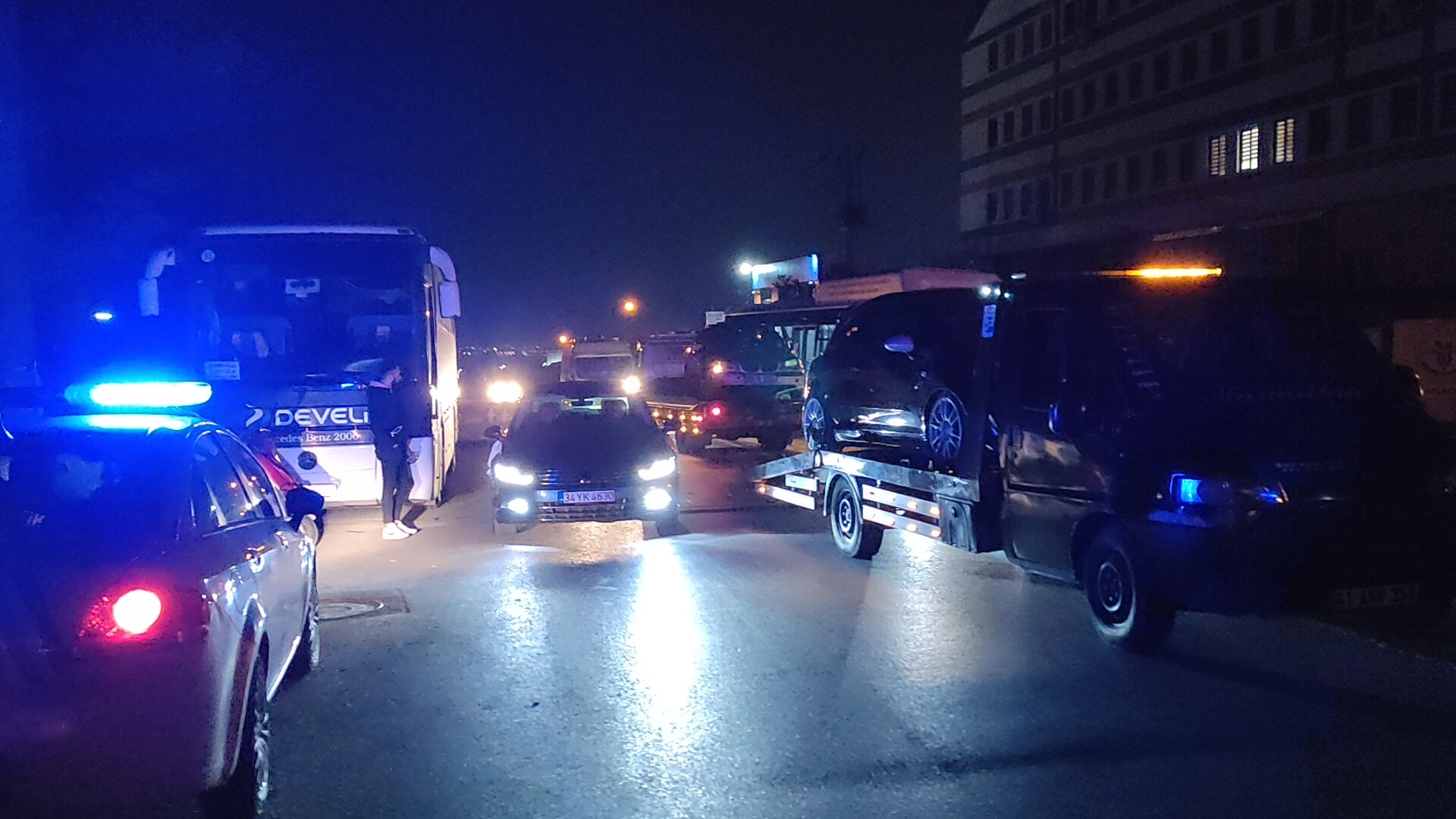 Gebze'de İki Otomobil Çarpıştı Gebze'de İki Otomobil Çarpıştı