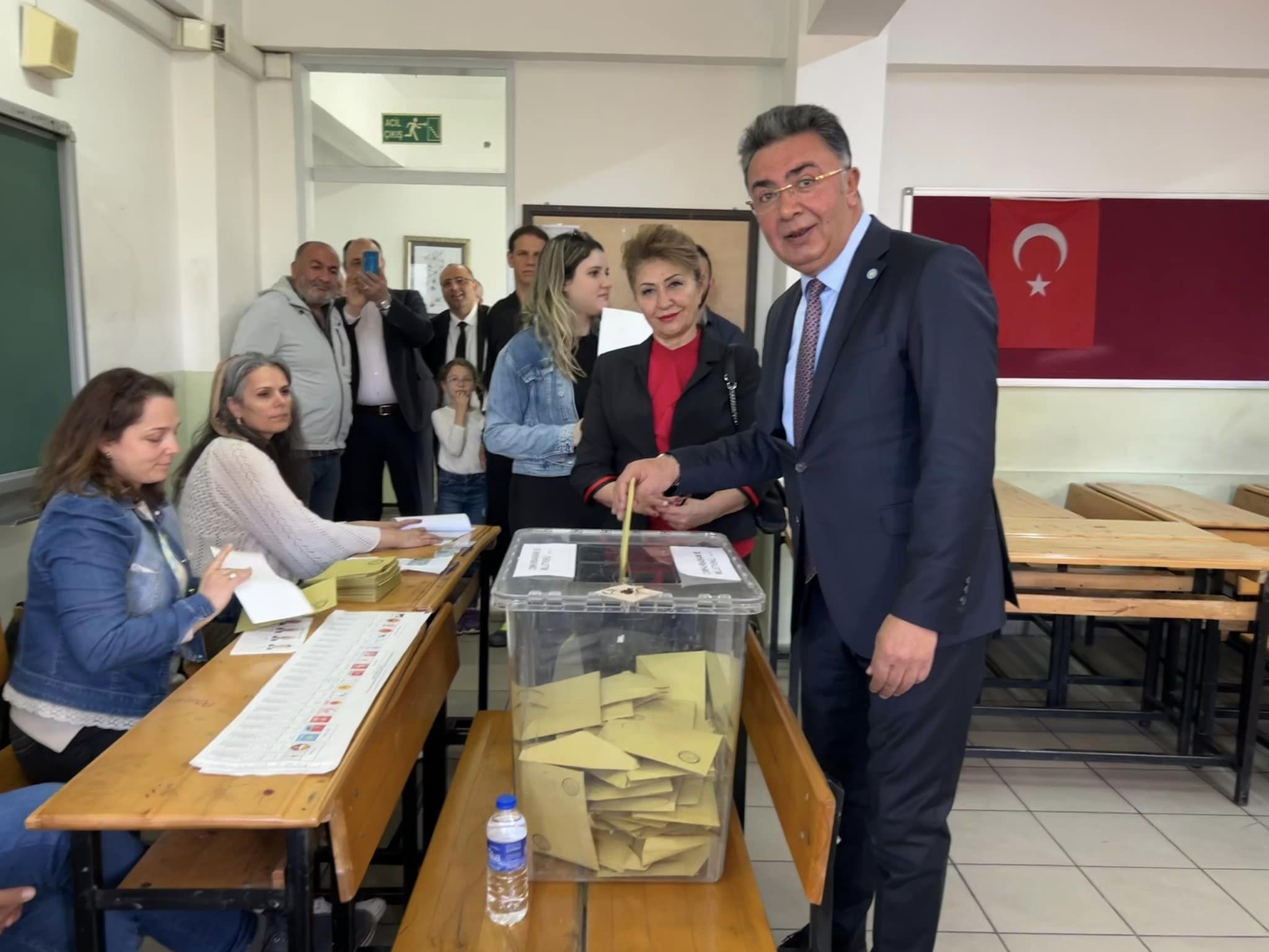 İYİ Parti'li Yıldız Oyunu Kullandı İYİ Parti'li Yıldız Oyunu Kullandı