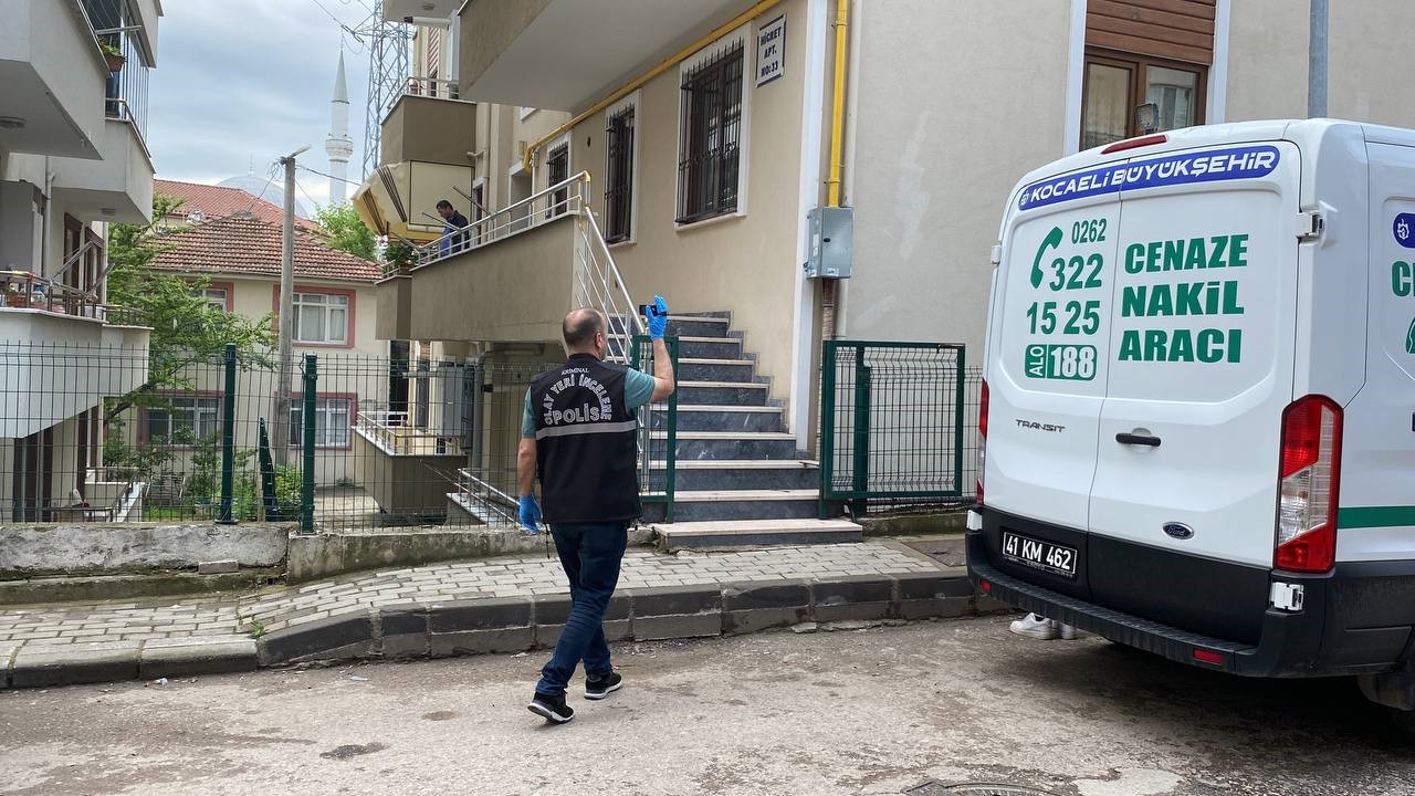 Kocaeli'de Yaşayan Bir Kadın Banyoda Ölü Bulundu!