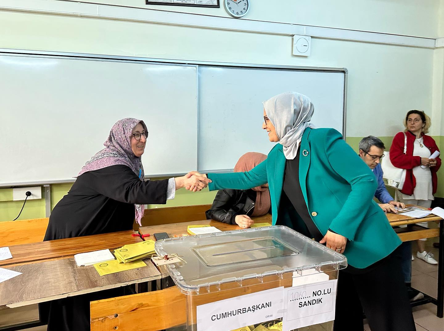 AK Parti Kocaeli Milletvekili Radiye Sezer Katırcıoğlu oyunu kullandı AK Parti Kocaeli Milletvekili Radiye Sezer Katırcıoğlu oyunu kullandı
