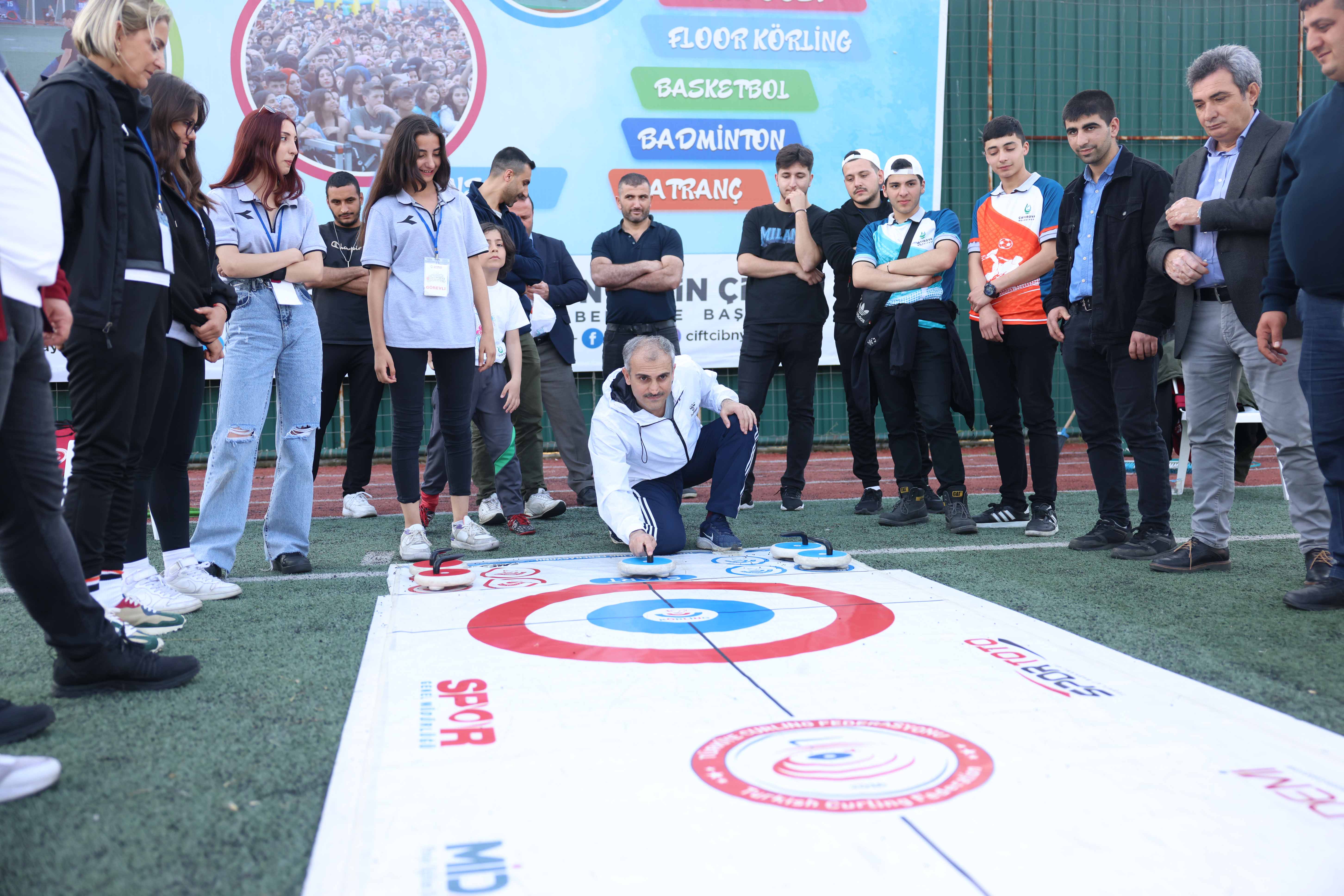 Çayırovalı Gençler Eğlenceye Doydu Çayırovalı Gençler Eğlenceye Doydu