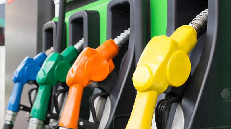 Küresel Piyasada Petrol Fiyatları Düştü! Türkiye'de Akaryakıt Fiyatları Ne Zaman Düşecek?