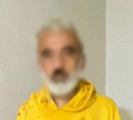 Yakalanacaklarını anlayınca uyuşturucu camdan aşağı attılar