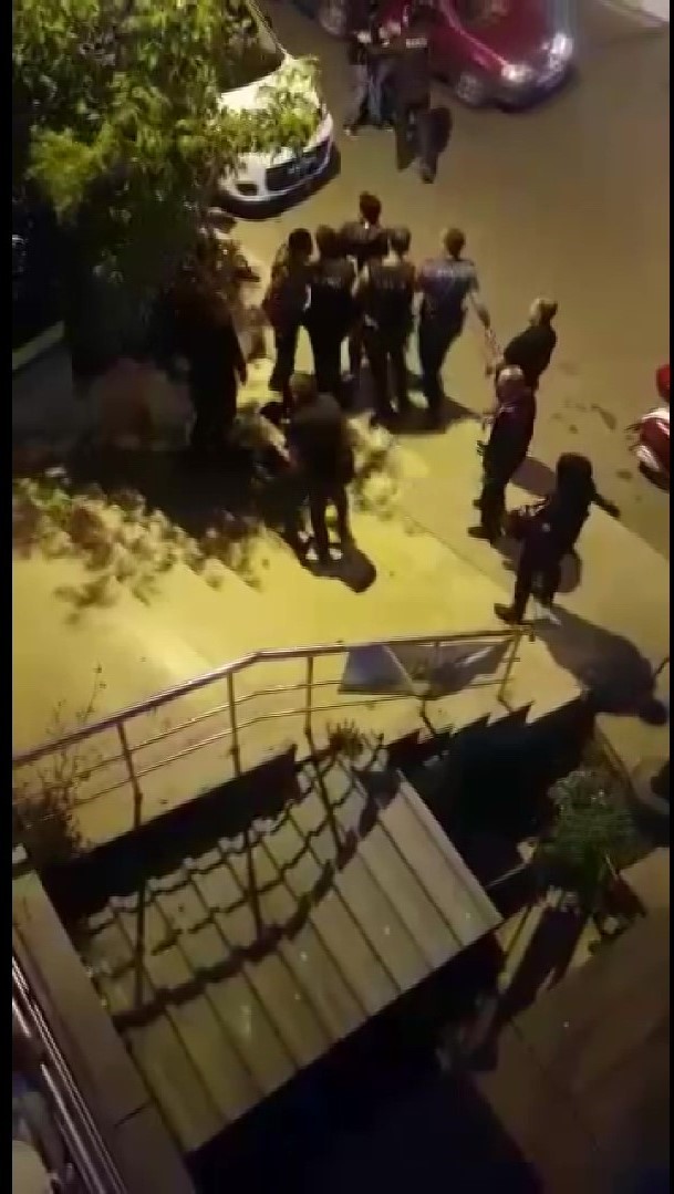 Ataşehir’de polis ve bekçilere hakaret ve mukavemet eden iki şahıs gözaltına alındı