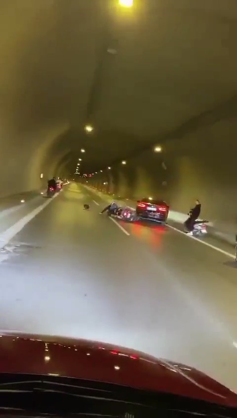 Üsküdar’da motosikletli asker eğlencesi kaza ile sonlandı