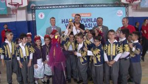 Ümraniye Belediyesi Geleneksek Halk Oyunları’nda ödüller sahiplerini buldu