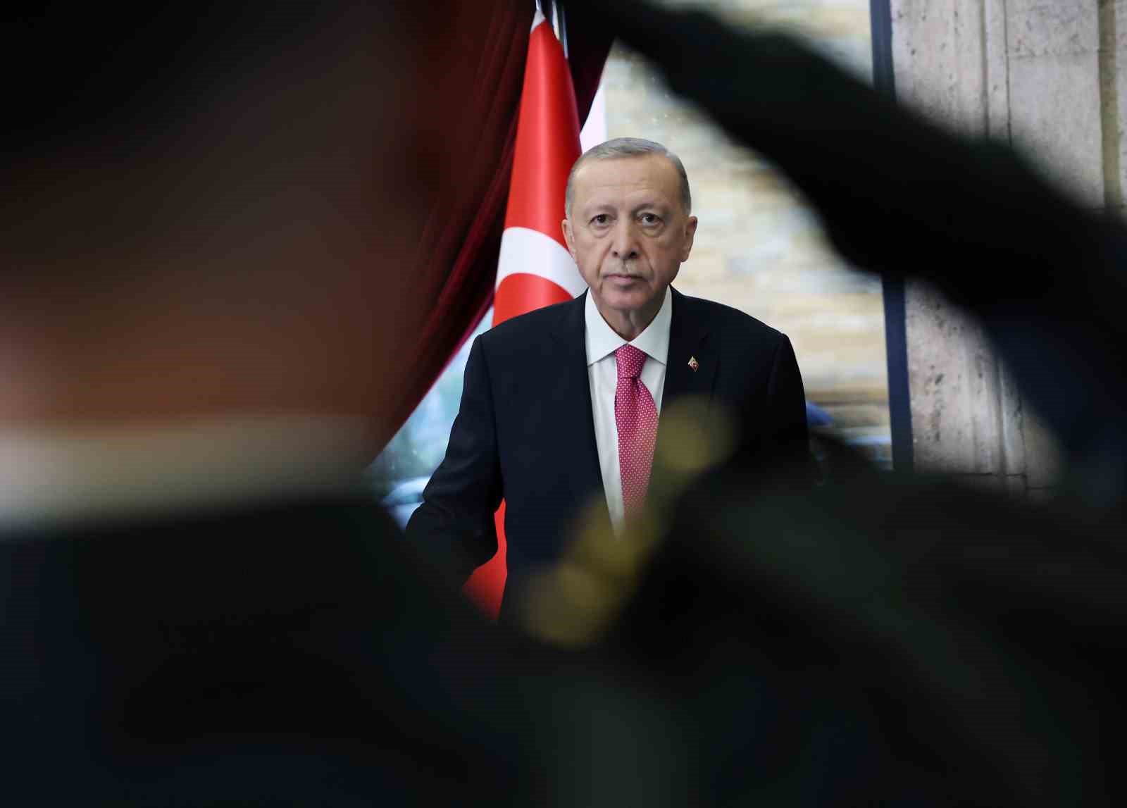 Cumhurbaşkanı Erdoğan, yemin töreninin ardından Anıtkabir’i ziyaret etti