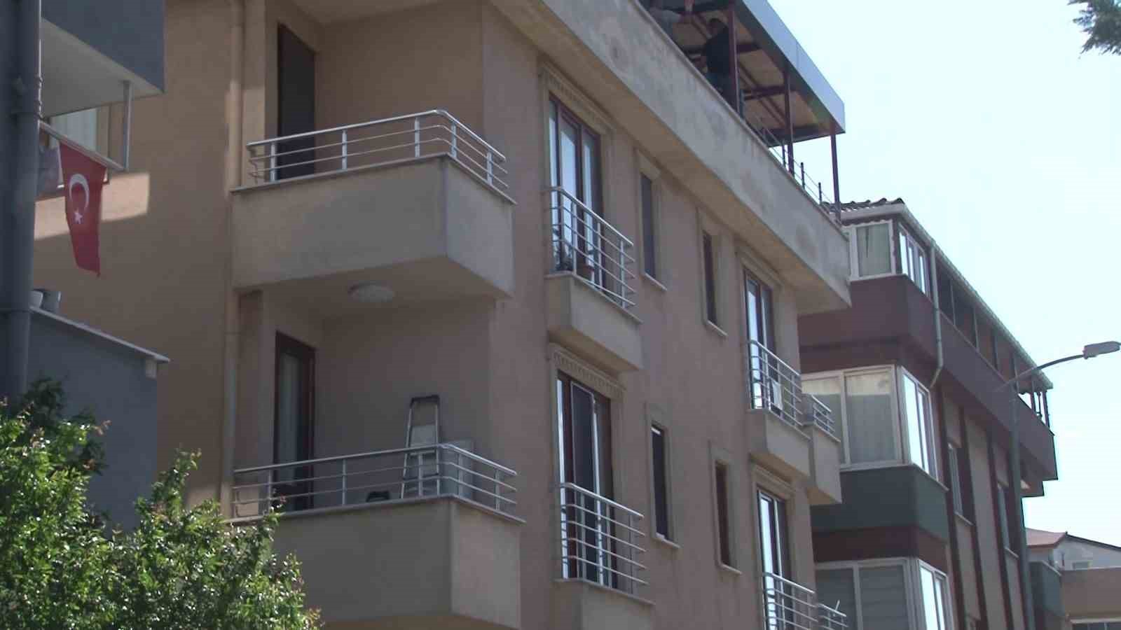 Ataşehir’de, 3 gün önce kolu kırıldığı için şikayetçi olan kadın evinde ölü bulundu