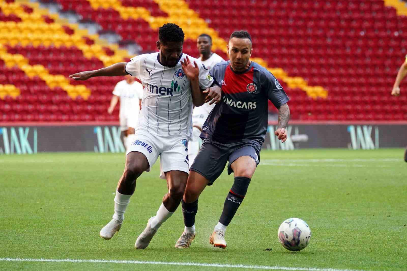 Spor Toto Süper Lig: Fatih Karagümrük: 1 – Kasımpaşa: 0 (İlk yarı)