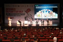 Kocaeli’de düzenlenen panelde deprem gerçeği konuşuldu