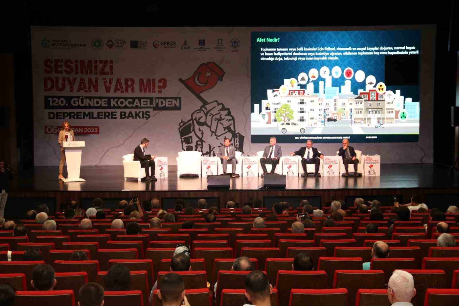 Kocaeli’de düzenlenen panelde deprem gerçeği konuşuldu