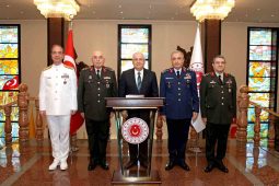 Komutanlardan Milli Savunma Bakanı Güler’e hayırlı olsun ziyareti