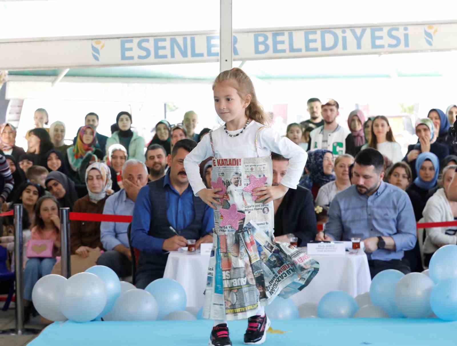 Esenler’de miniklerden anlamlı defile