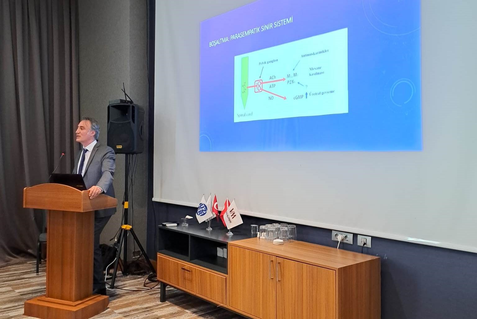 Doç. Dr. Ünal Turkay: “Tüm kadınların yaklaşık yarısı ömrü boyunca idrar kaçırma problemi yaşayacaktır”