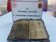 İstanbul’da 1100 yıllık İncil ele geçirildi