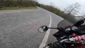 İstanbul’da motosikletlinin ölümden döndüğü kaza kamerada