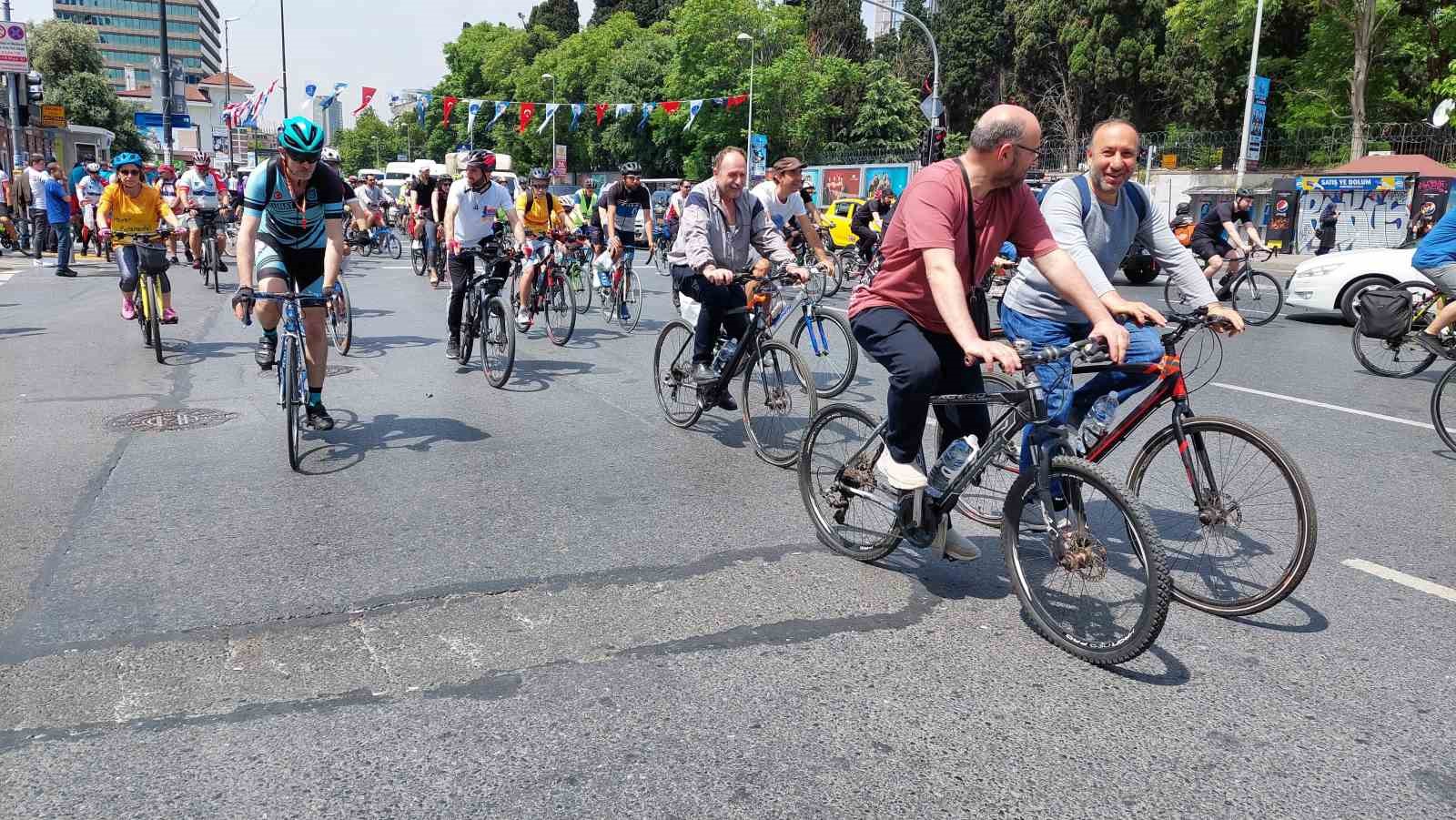 İki kıta arasında çevre için pedala bastılar