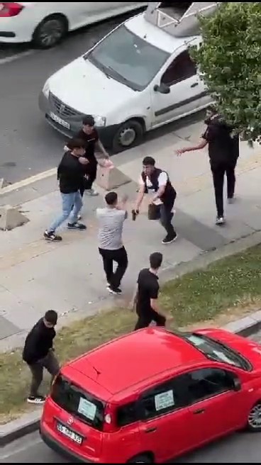 Başakşehir’de silahlı kavga kamerada