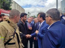 İmamoğlu Başakşehir’de yanan iş hanında incelemelerde bulundu