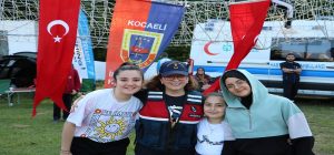 Kocaeli’de Jandarma Ekipleri kuruluş yıl dönümlerini çocuklarla kutladılar