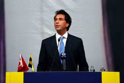 Burak Kızılhan: “5 yıldızlı armalarımızı gelecek sezon her alanda kullanacağız”