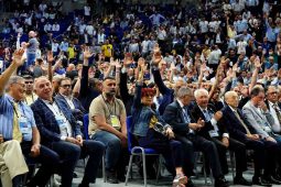 Fenerbahçe yönetimi ibra edildi