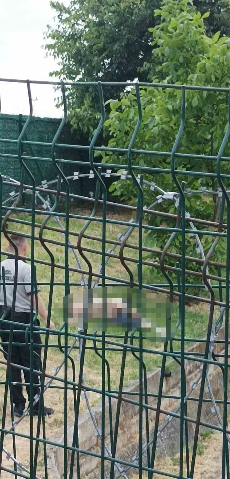 Fatih’te sahil kenarında kimliği belirsiz erkek cesedi bulundu