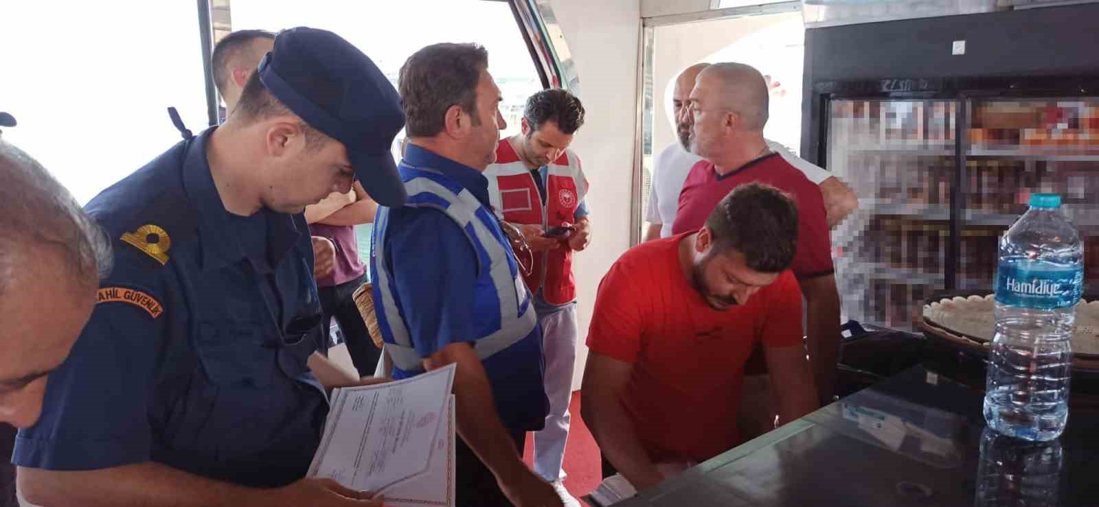Adalar’da turist taşıyan gezi tekneleri denetlendi