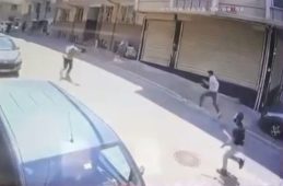 İstanbul’da gençlerin laf atma kavgası kanlı bitti: 1 ölü, 1 yaralı