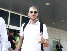 Fenerbahçe: “Edin Dzeko, sağlık kontrollerinden geçmek ve transfer görüşmelerini tamamlamak üzere İstanbul’a geldi.”
