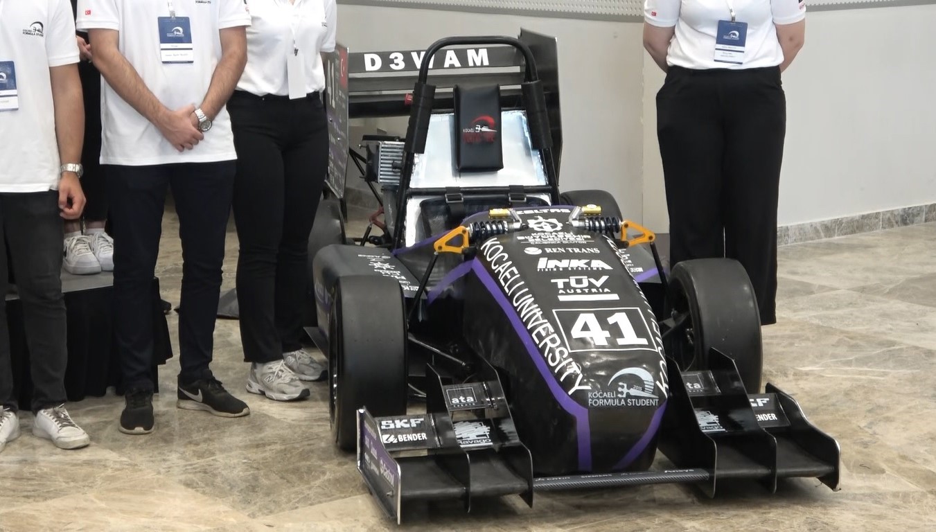 KOÜ Öğrencileri Türkiye’de ilk kez turbo içten yanmalı ’Formula’ araç ürettiler