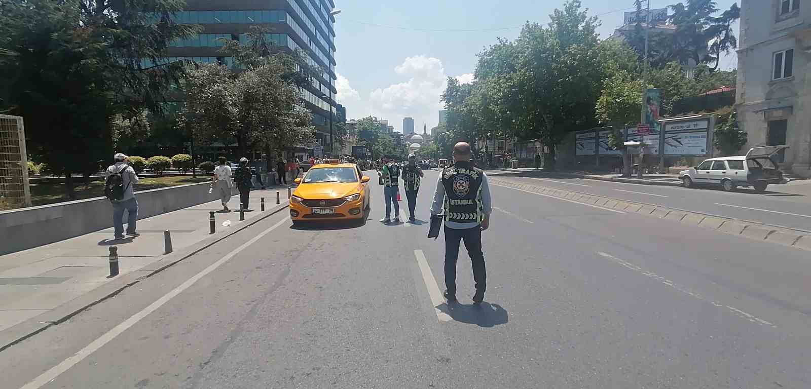Şişli’de taksi denetimi: Ruhsatı olmadığı tespit edilen bir taksi trafikten men edildi
