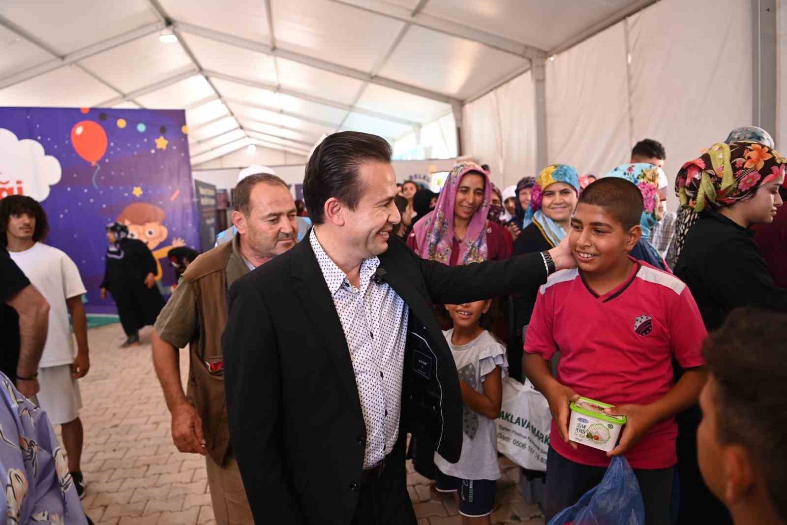 Başkan Yazıcı, Kırıkhan’daki konteyner kentleri ziyaret etti