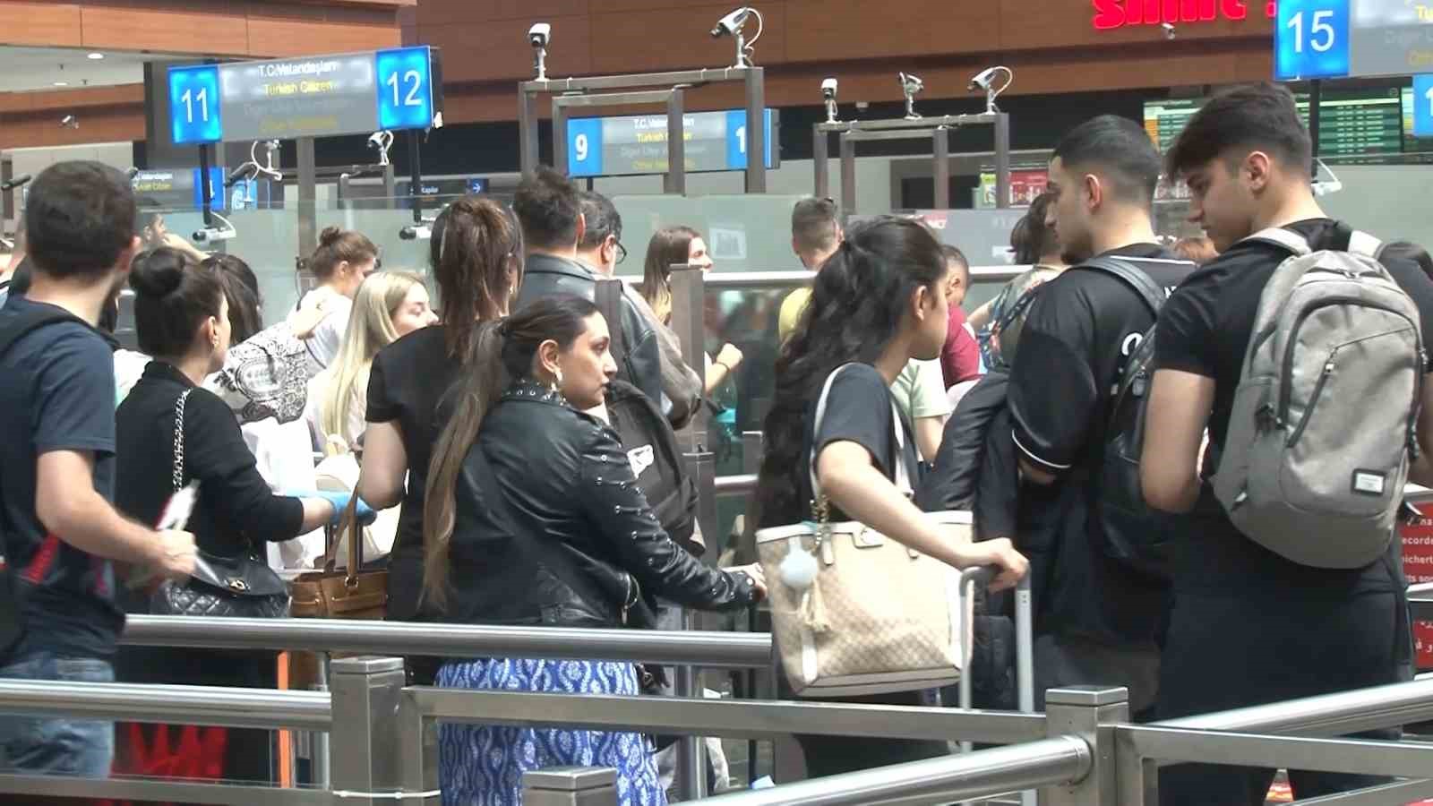 Sabiha Gökçen’de bayram telaşı başladı