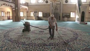 Kartal’da Kurban Bayramı öncesi camii ve cemevleri dezenfekte edildi