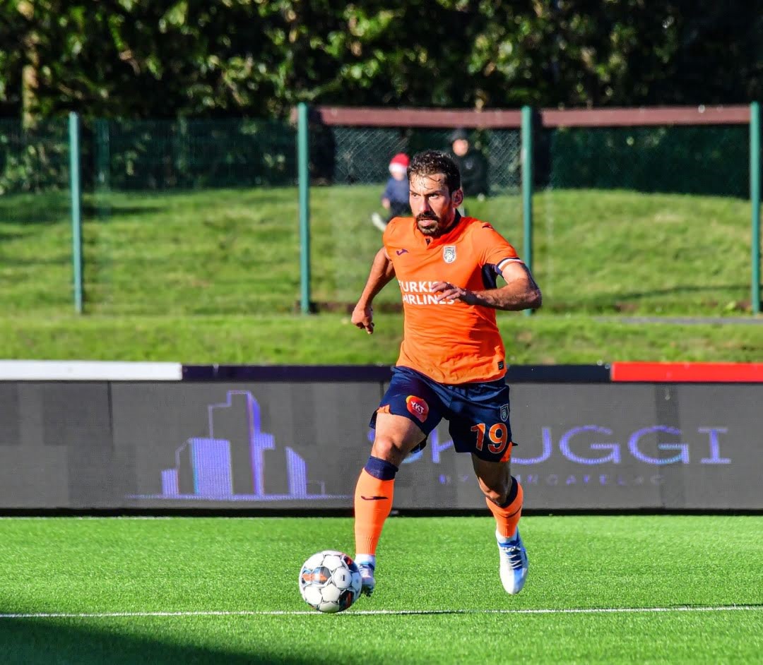 Başakşehir, Şener Özbayraklı’nın sözleşmesini uzattı