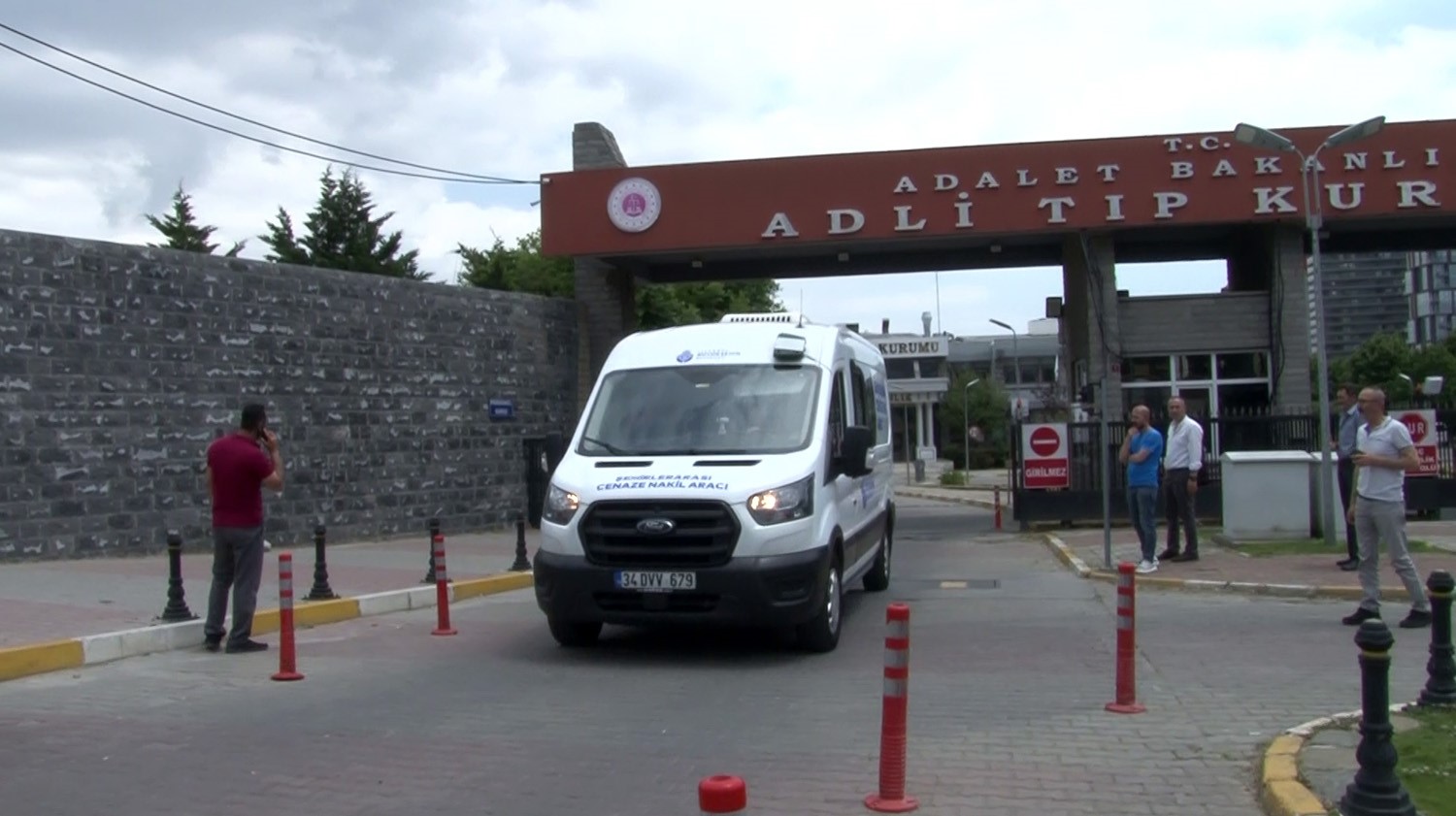 Büyükada’da ölü bulunan kadının cenazesi Adli Tıp Kurumu’ndan teslim alındı