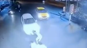İstanbul’da akıl almaz intikam: Dayak yedikleri gençlerin üzerine araç sürdü