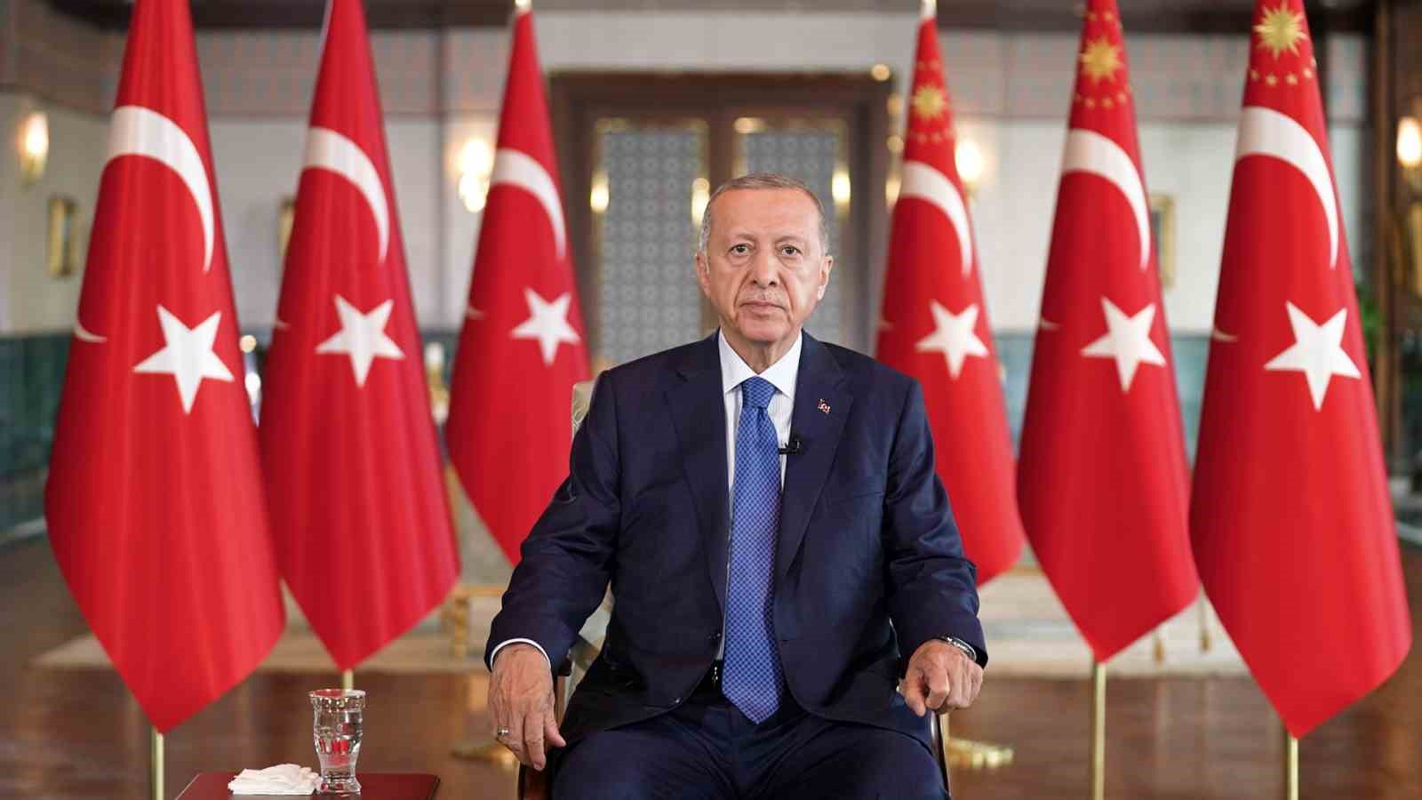 Cumhurbaşkanı Erdoğan: “Deprem konutlarının ilk bölümünün teslimatına inşallah ekim, kasım ayları içinde peyderpey başlıyoruz”