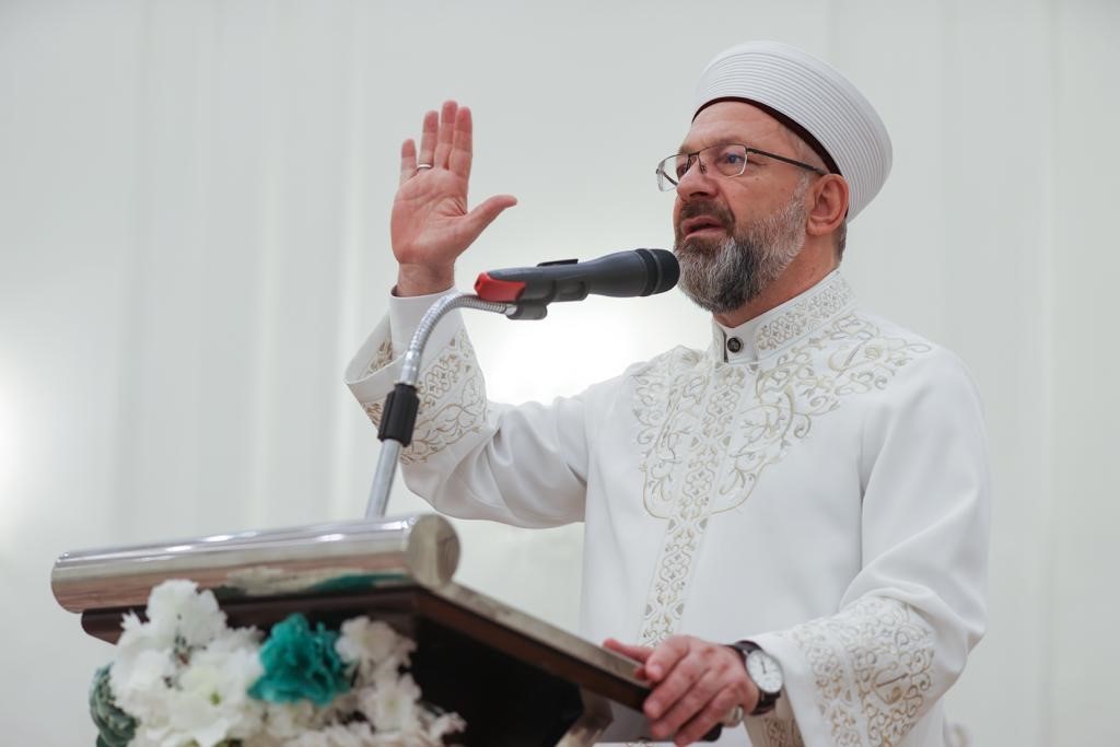 Diyanet İşleri Başkanı Erbaş’tan, İsveç’te Kuran-ı Kerim yakılmasına tepki
