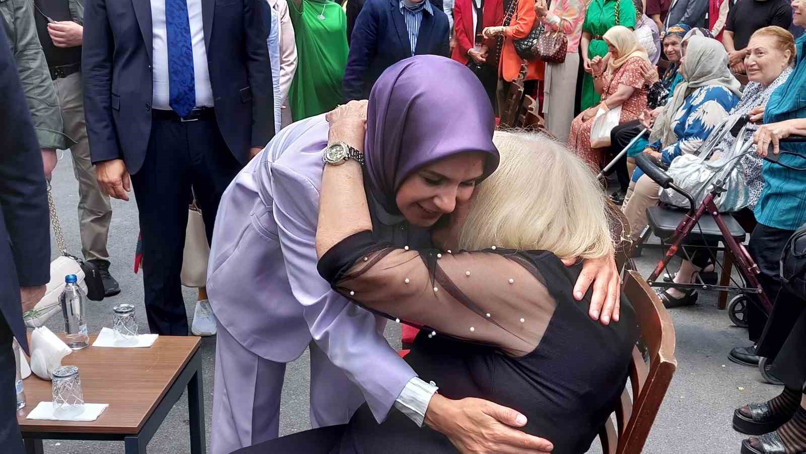 Aile ve Sosyal Politikalar Bakanı Göktaş’tan Darülaceze’ye bayram ziyareti